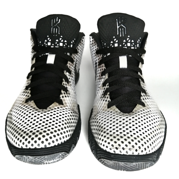 Nike Kyrie 1 BHM - Picture 4 of 9